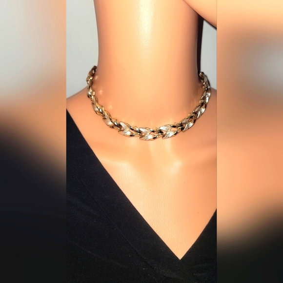 Vintage Two Toned Leaf Chevron Adjustable Choker/Necklace - Picture 1 of 12